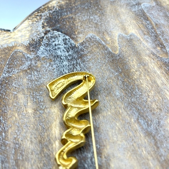 TARA Brooch Twisted Tornado Gold Tone 3 dimensional Mixed Metal Finishing - Picture 8 of 8